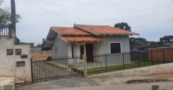Casa À VENDA – Bairro Centenário