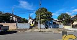 Terreno com Casa À VENDA