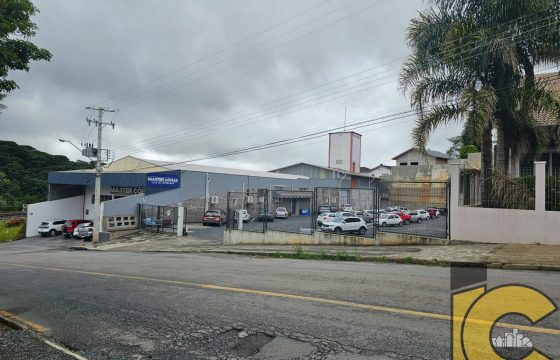 GALPÃO COMERCIAL  BAIRRO RIO NEGRO     R$ 15.000,00 + TAXAS