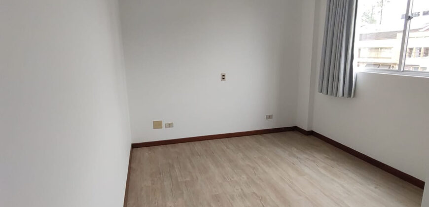 Apartamento à venda Edifício Solar dos Gerânios.