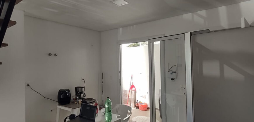 SOBRADO BAIRRO COLONIAL    R$2.000,00 + TAXAS   ICL 0007
