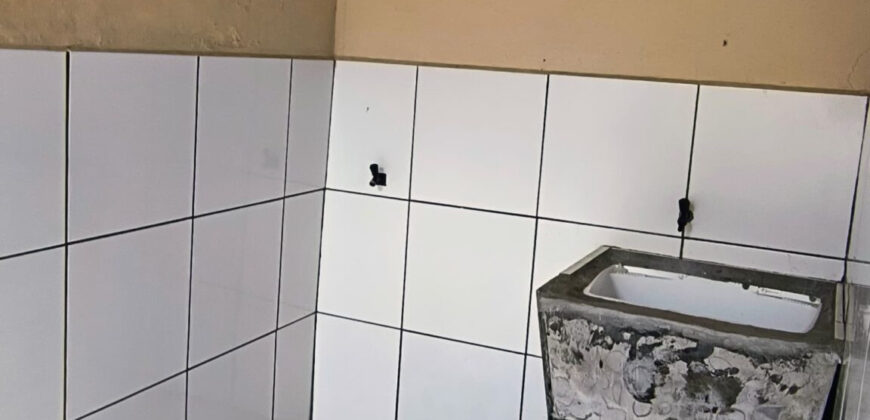 CASA GEMINADA BAIRRO CRUZEIRO R$ 1.000,00 + TAXAS  ICL0018