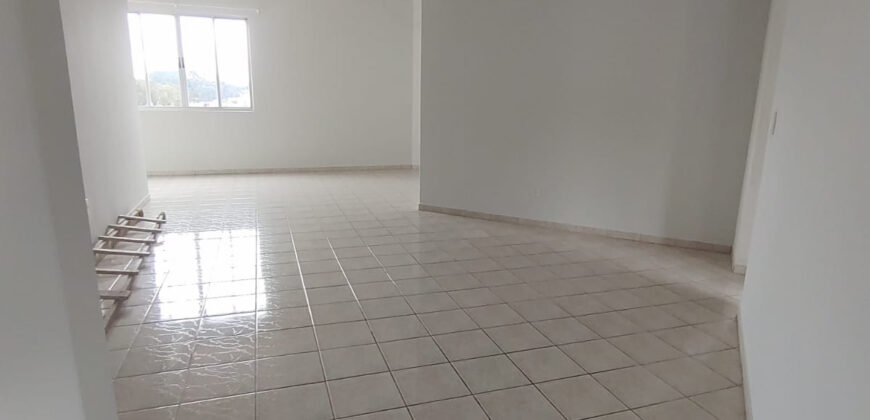 APARTAMENTO BAIRRO CRUZEIRO    R$ 1.800,00 + TXS   ICL0020