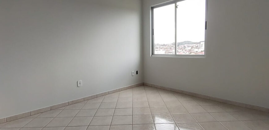 APARTAMENTO BAIRRO CRUZEIRO    R$ 1.800,00 + TXS   ICL0020
