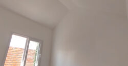 SOBRADO BAIRRO COLONIAL    R$2.000,00 + TAXAS   ICL 0007
