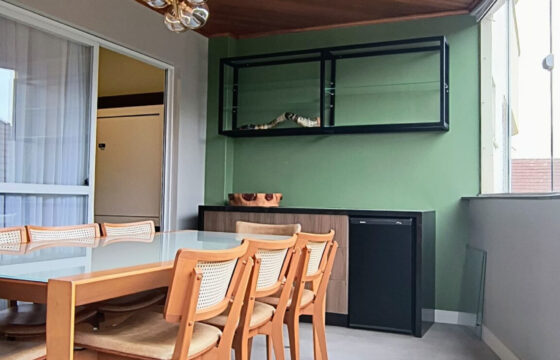 – EM BREVE – APARTAMENTO MOBILIADO NO CENTRO  R$2.600,00 + TAXAS