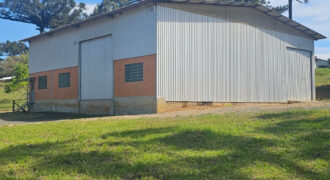 Barracão na Estrada Fundão    400m²      ICL0002