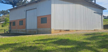 Barracão na Estrada Fundão    400m²      ICL0002